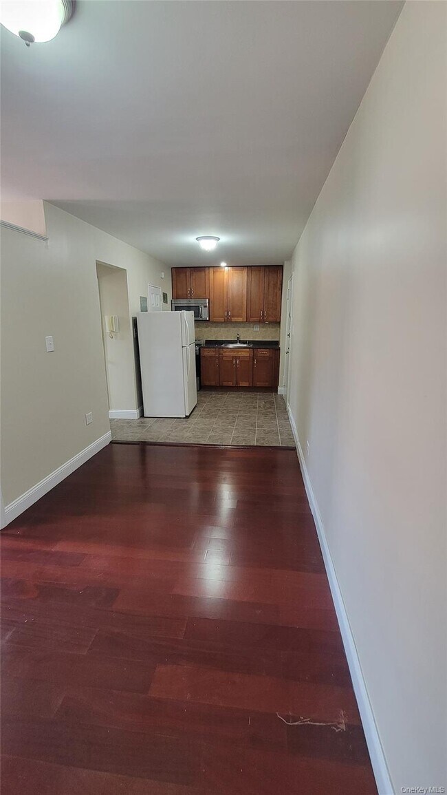 Building Photo - 141-60 84th Rd