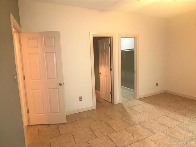 Building Photo - 41 Quince Ave