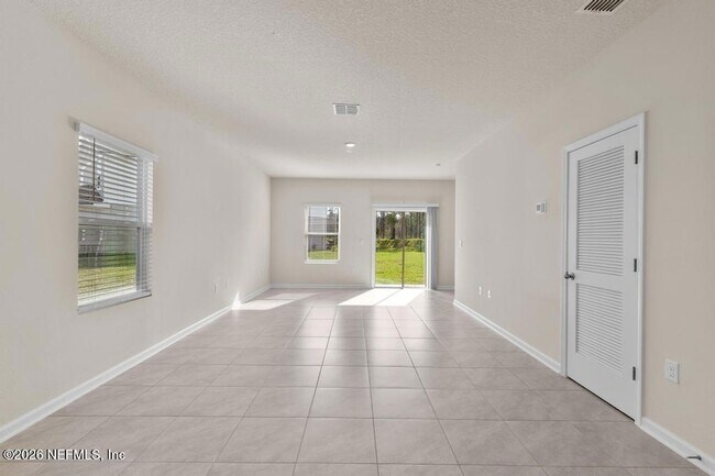 Building Photo - 21 Temple Dr