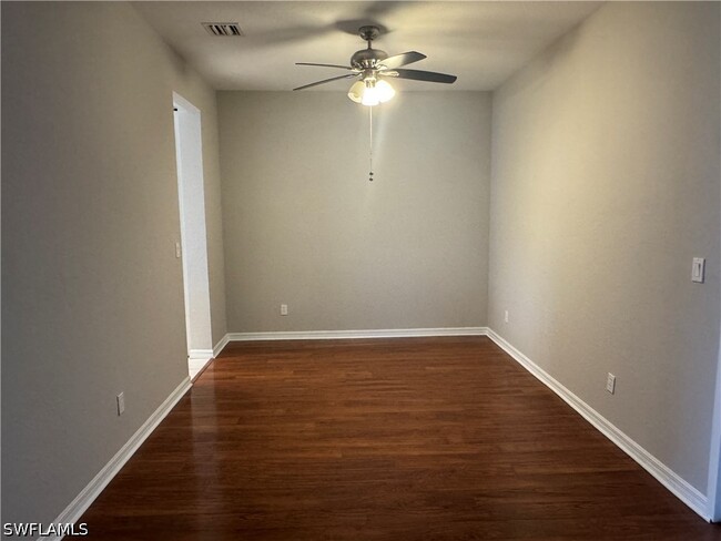 Building Photo - 1410 Mariposa Cir