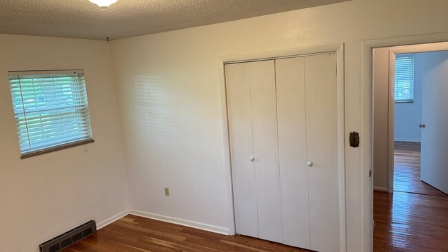 Building Photo - 101 Hickory Ln