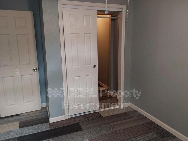 Building Photo - 2201 12th St