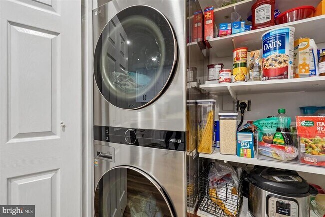 Building Photo - 5715 Balsam Grove Ct