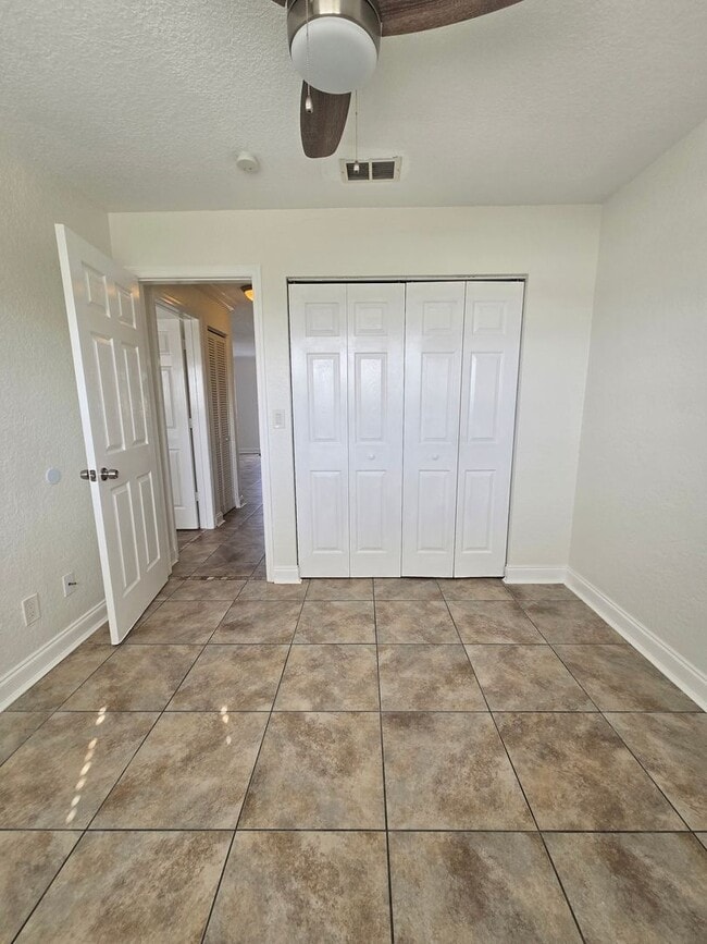 Building Photo - Beautiful 2/1 Condo for Rent - Ask About Free Rent Special - Come See Today!!