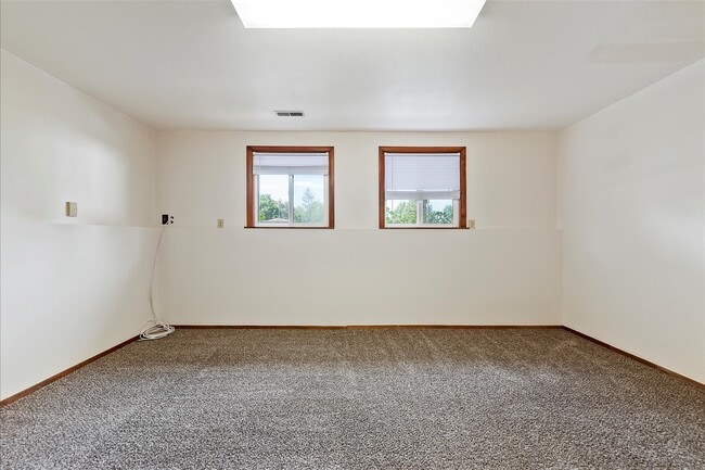 Building Photo - 6190 N Shandee Dr