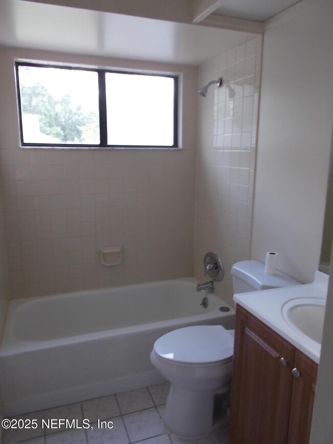 Building Photo - 8437 Long Meadow Cir N