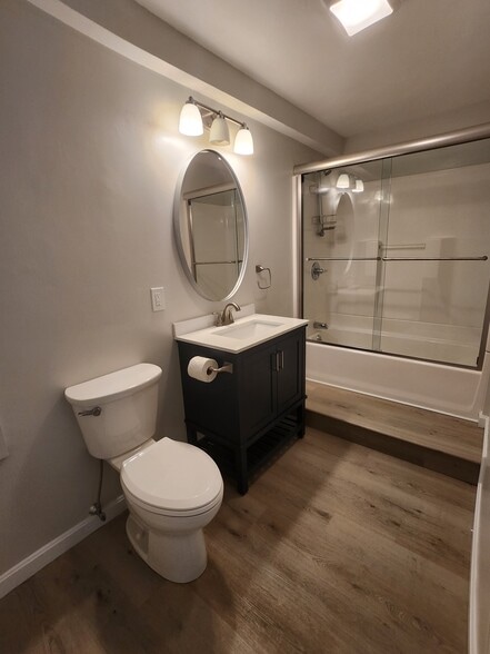 bathroom - 14 Oak St