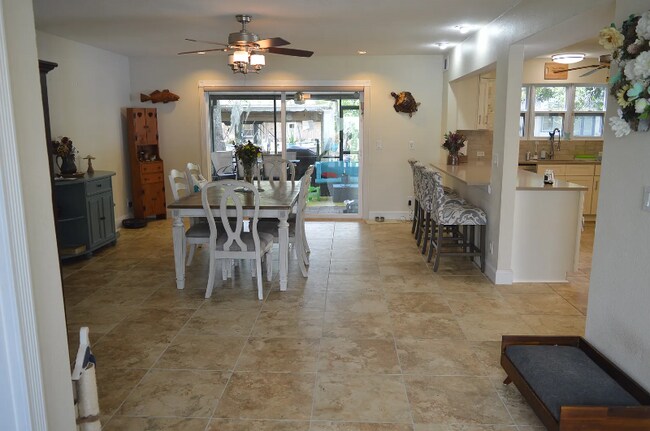 Building Photo - 9 Waterberry Cir