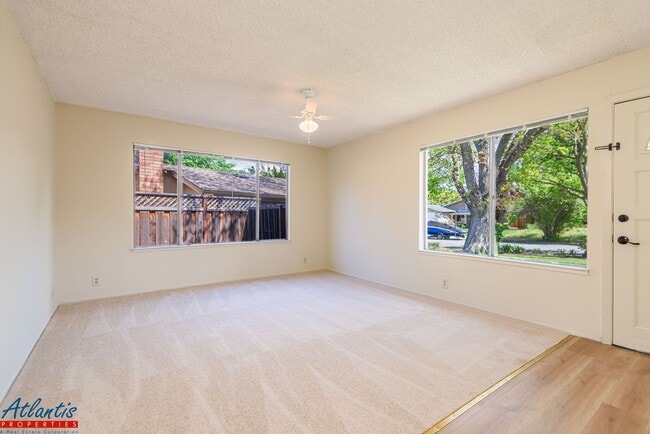 Building Photo - Lovely Cul-De-Sac Home | New Flooring & Paint