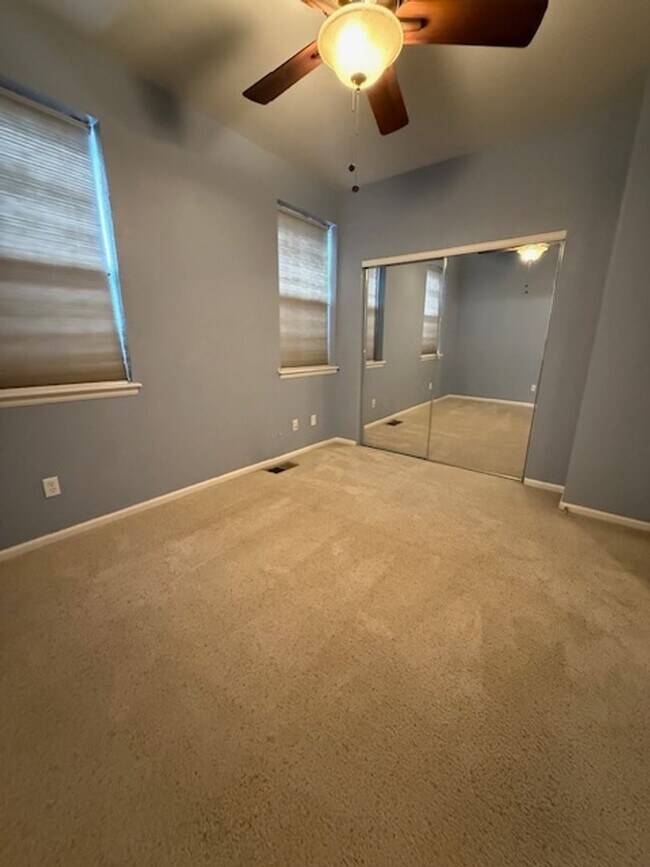 Building Photo - 3 Bed End Unit Townhome near Old Town Arvada