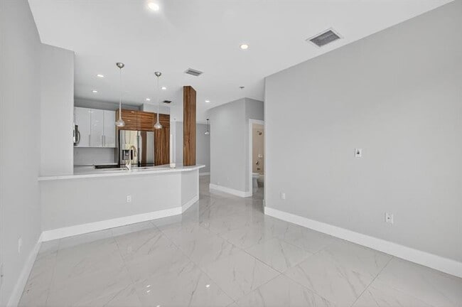 Building Photo - 981 SW 149th Ct