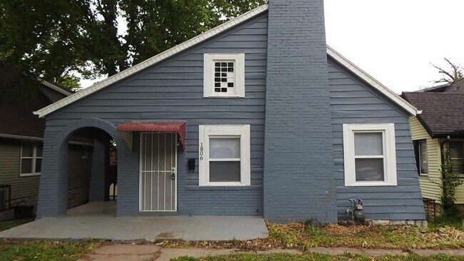 Primary Photo - 1806 E 67th St