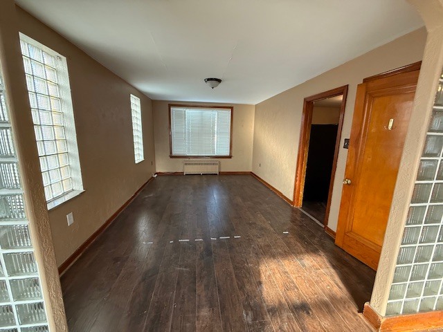 Building Photo - 122 Division St