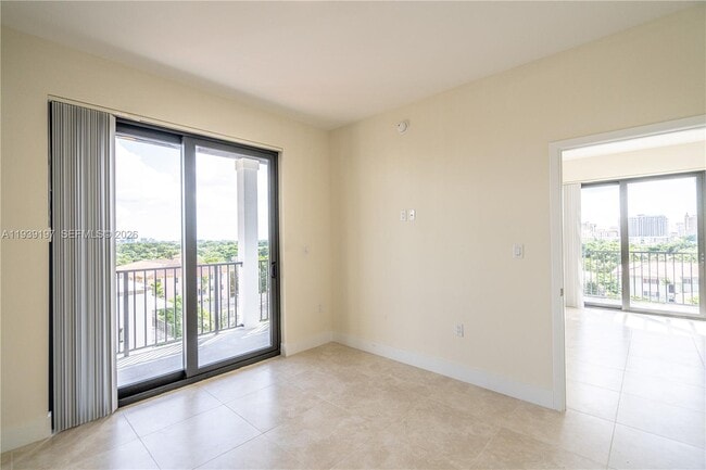 Building Photo - 1091 Galiano St