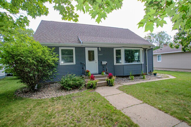 Primary Photo - 1505 Bryant St
