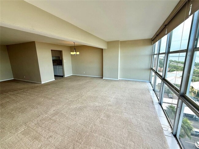 Building Photo - 7200 Sunshine Skyway Ln S