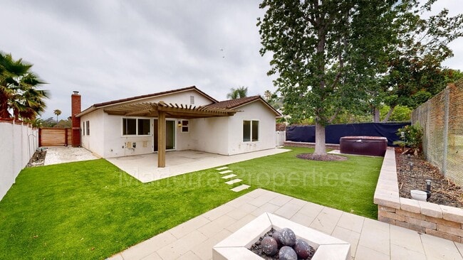 Building Photo - Amazing 3 Bedroom Home in Mission Viejo!
