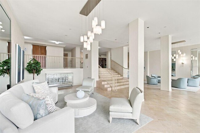 Building Photo - 707 S Gulfstream Ave