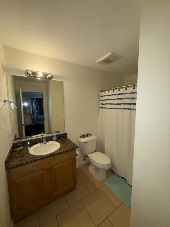 Building Photo - 1131 Century Oaks Dr