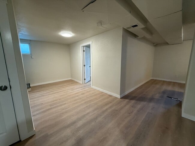 Building Photo - Remodelled Home on Dry Canyon