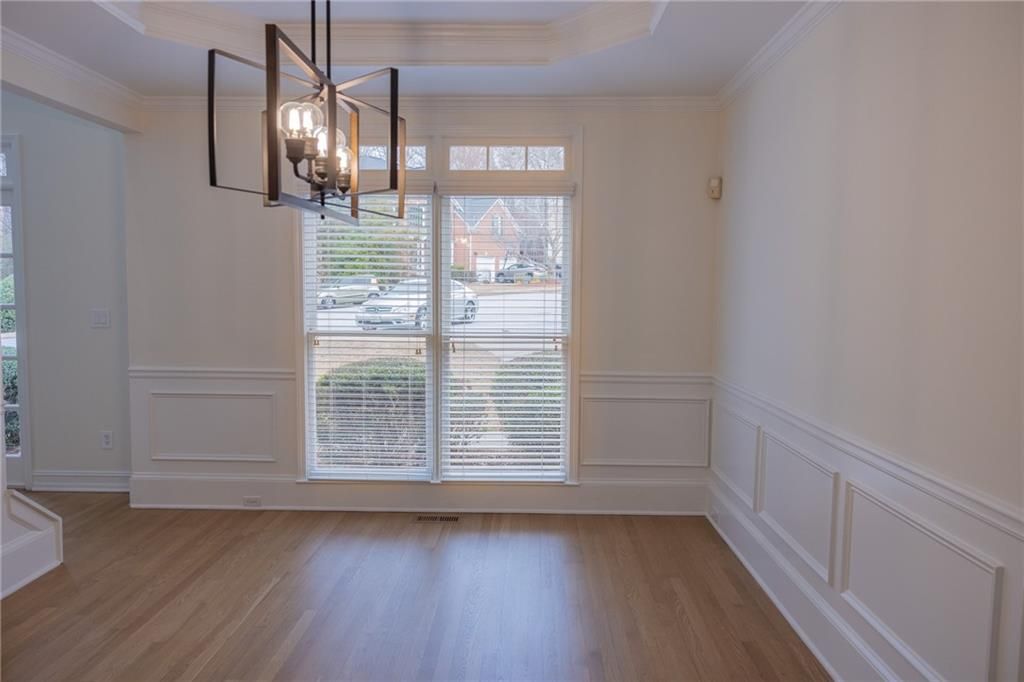 Building Photo - 1800 Riverglen Dr NW