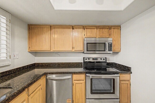 Building Photo - 6885 E Cochise Rd