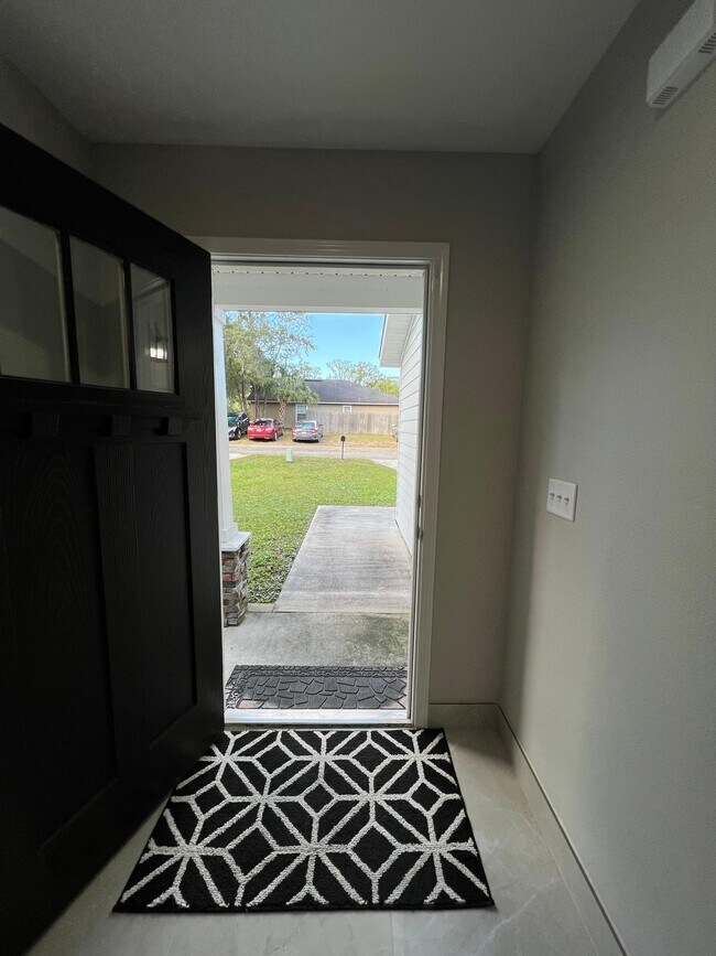 Entrance Exterior View - 4252 Adirolf Rd