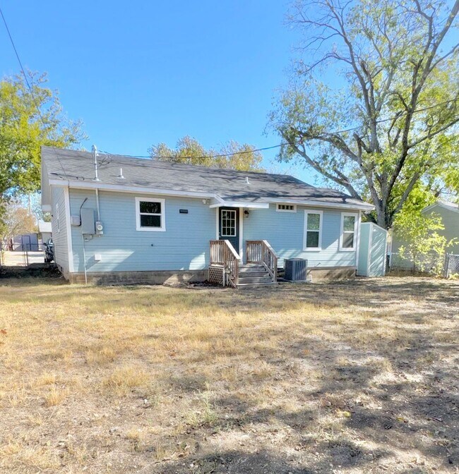 Building Photo - AVAILABLE SOON!