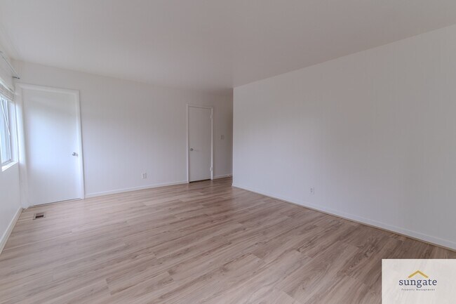 Building Photo - 35 Stonehenge Cir