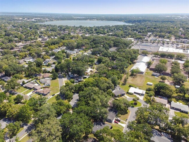 Building Photo - 535 W Palmeden Dr