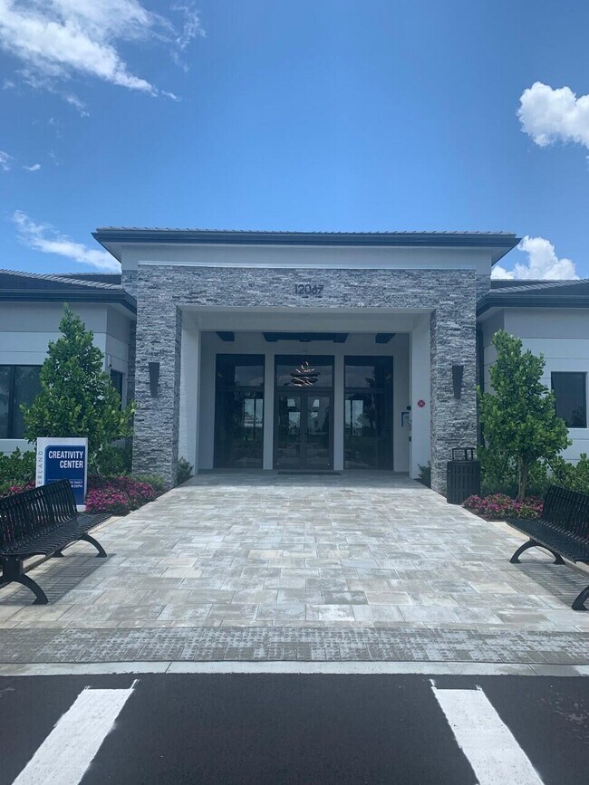 Building Photo - 11643 SW Moon River Way