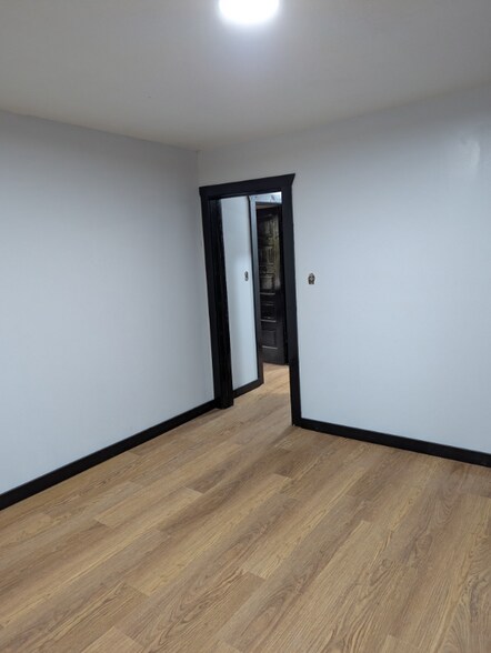 Building Photo - 500 Skyview Ave