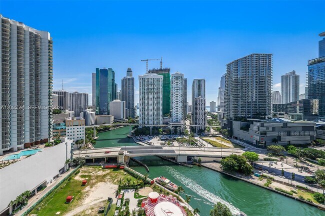 Building Photo - 92 SW 3rd St