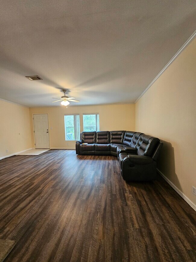 Building Photo - 307 Buckhorn Creek Rd
