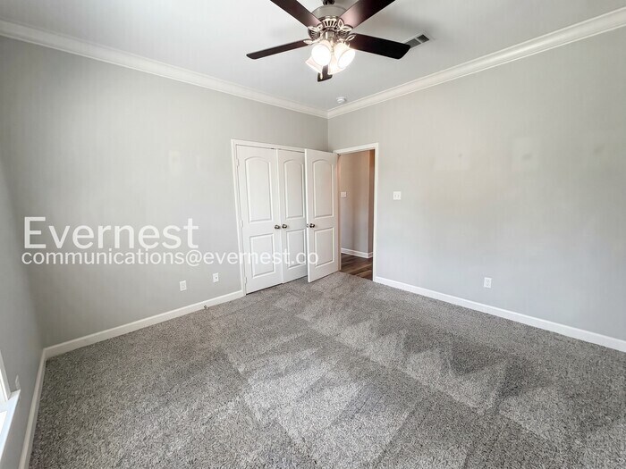 Building Photo - 120 Melville Dr