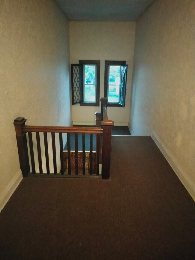 Primary Photo - 1220 W 104th St