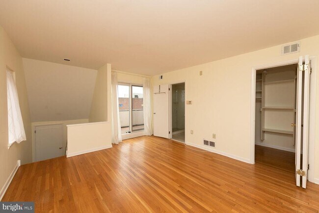 Building Photo - 821 Lombard St