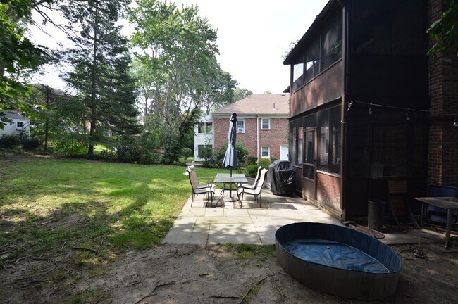 Building Photo - 94 Undine Rd