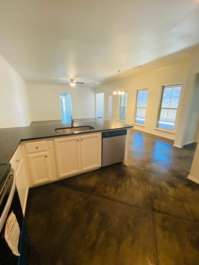 Building Photo - Stunning New 3/2 Townhomes