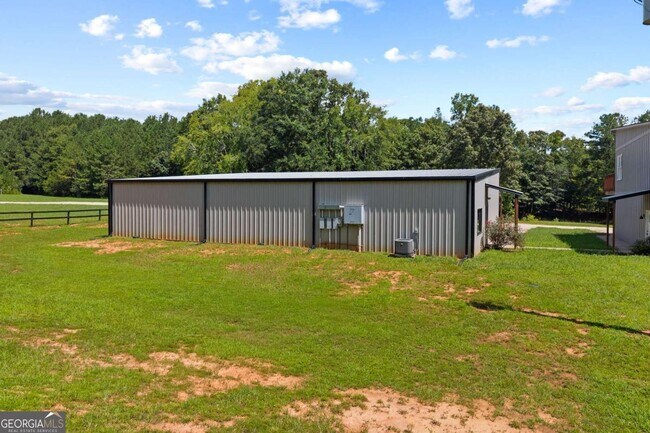 Building Photo - 221 Columbus Dr