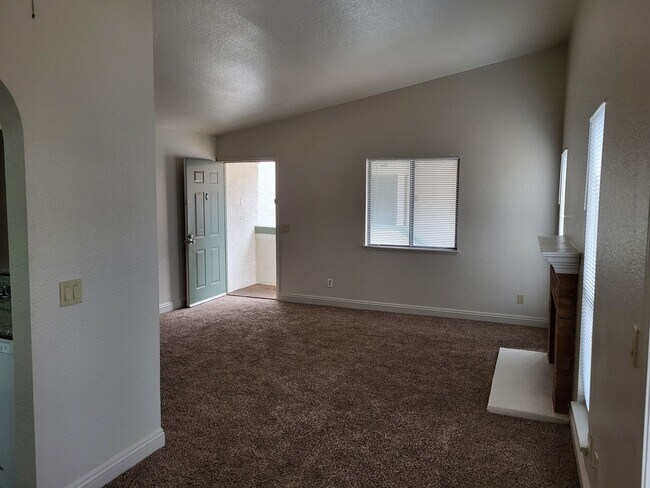 Building Photo - 1412 Bass Dr