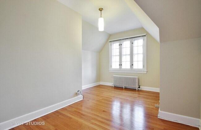 Building Photo - 920 Juniper Rd