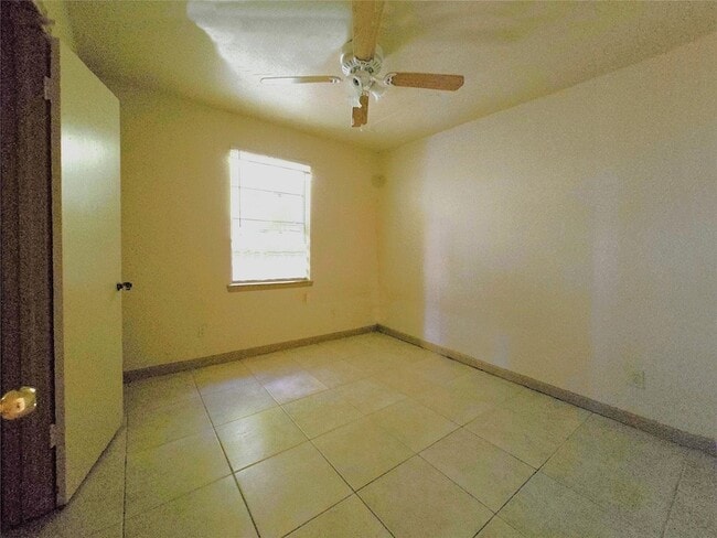 Building Photo - 8224 Campanella Dr