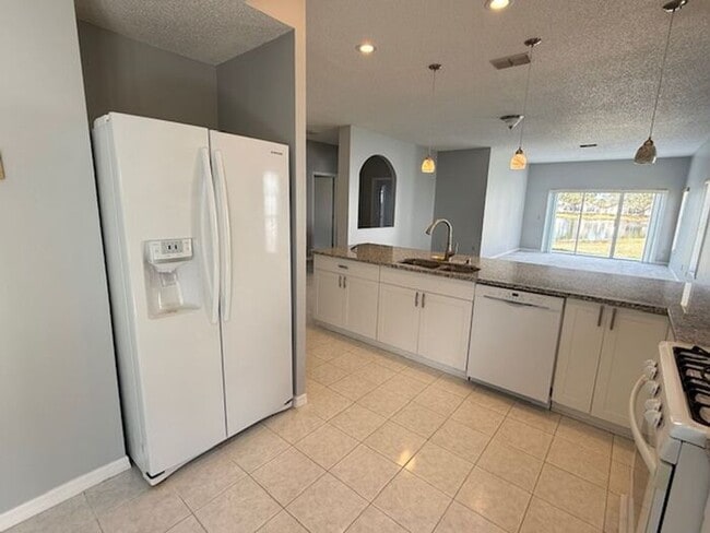 Building Photo - 3/2 Orlando home near theme parks