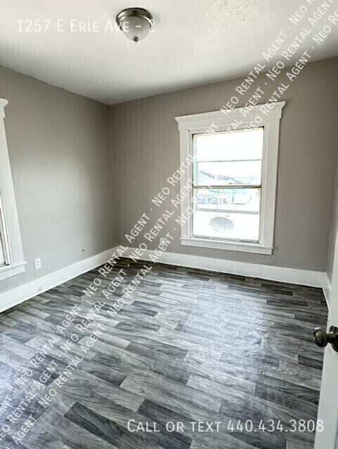 Building Photo - 1257 E Erie Ave