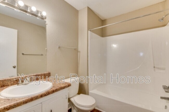 Building Photo - 2902 Ridge Ct