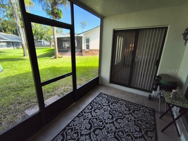 Building Photo - 102 Bob White Ct