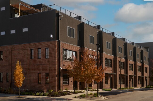 Building Photo - 537 E 19th St