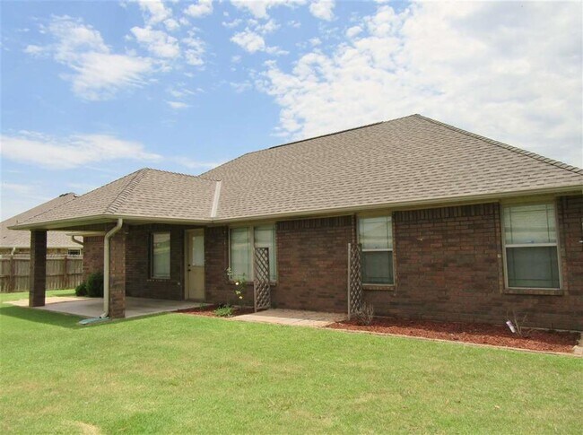 Building Photo - 1203 Brandi Dr