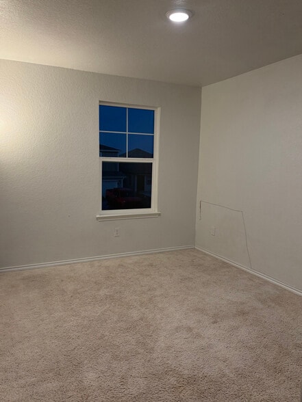 Building Photo - 10310 Glimmer